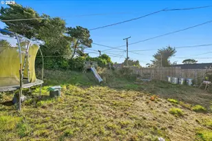 941 Pacific Ave, Coos Bay, OR 97420 - Photo 21