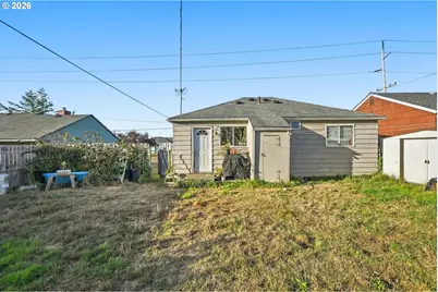 941 Pacific Ave, Coos Bay, OR 97420 - Photo 19