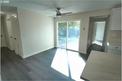 2419 SE Ermine St, Albany, OR 97322 - Photo 7