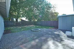 2419 SE Ermine St, Albany, OR 97322 - Photo 23