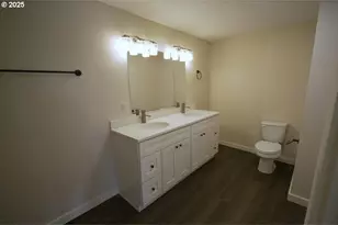 2419 SE Ermine St, Albany, OR 97322 - Photo 19