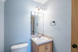 1024 S 10th St, Lebanon, OR 97355 - Photo 13