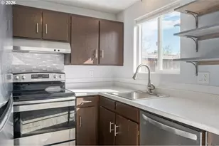 1933 W 17th Ave, Eugene, OR 97402 - Photo 7