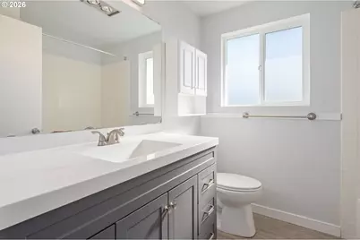 1933 W 17th Ave #B, Eugene, OR 97402 - Photo 21