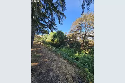 1843 SE Main St, Roseburg, OR 97470 - Photo 5