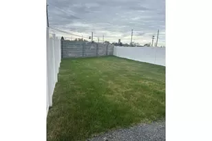 1075 NE Emerald Dr, Hermiston, OR 97838 - Photo 3