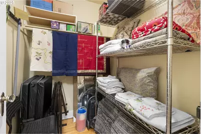 709 SW 16th Ave, Portland, OR 97205 - Photo 9