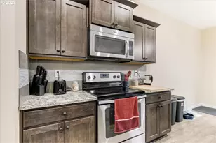 2802 26th Ave, Forest Grove, OR 97116 - Photo 9