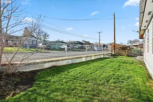 1211 E 10th St, The Dalles, OR 97058 - Photo 3