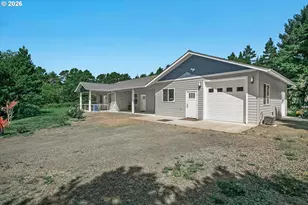 920 SW Tillicum Dr, Waldport, OR 97394 - Photo 3