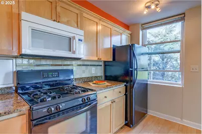 1205 SW Cardinell Dr #302, Portland, OR 97201 - Photo 13