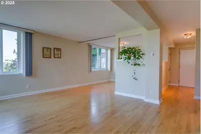 1205 SW Cardinell Dr #302, Portland, OR 97201 - Photo 3