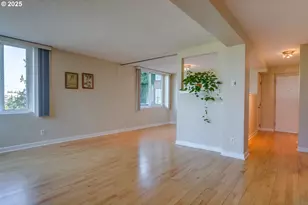 1205 SW Cardinell Dr, Portland, OR 97201 - Photo 3