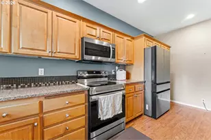 355 NE St Jean Pl, Hillsboro, OR 97124 - Photo 17