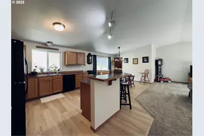 2037 Delameter Rd, Castle Rock, WA 98611 - Photo 3