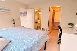 2020 SW Main St, Portland, OR 97205 - Photo 11