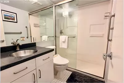 2020 SW Main St #402, Portland, OR 97205 - Photo 13