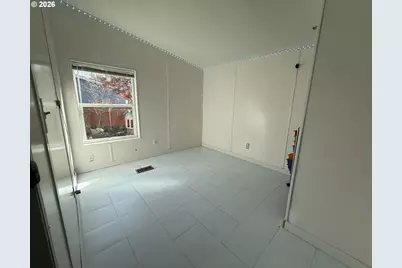 23200 NE Sandy Blvd #52, Wood Village, OR 97060 - Photo 17