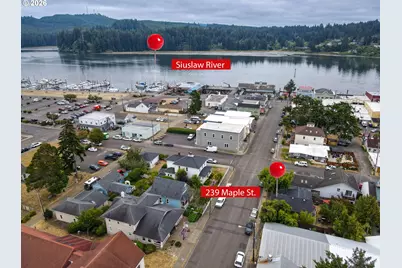 239 Maple St, Florence, OR 97439 - Photo 11