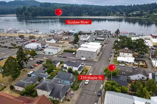 239 Maple St, Florence, OR 97439 - Photo 11