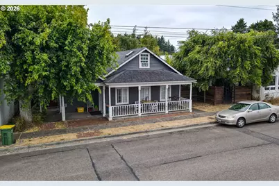 239 Maple St, Florence, OR 97439 - Photo 5