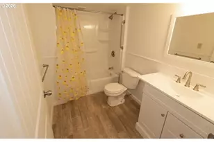 239 Maple St, Florence, OR 97439 - Photo 13