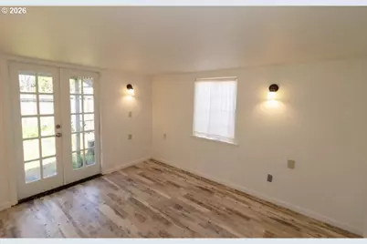 239 Maple St, Florence, OR 97439 - Photo 15