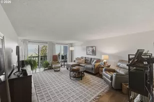 290 N 3rd Ct, Coos Bay, OR 97420 - Photo 5