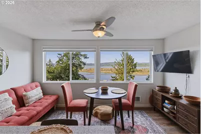 290 N 3rd Ct, Coos Bay, OR 97420 - Photo 11