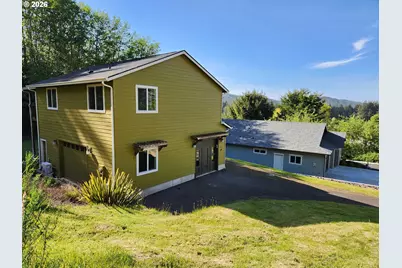 915 Bellevue Dr, Reedsport, OR 97467 - Photo 1