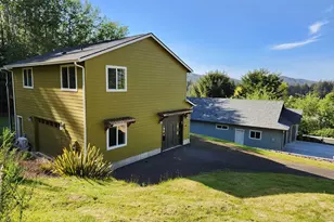 915 Bellevue Dr, Reedsport, OR 97467 - Photo 1