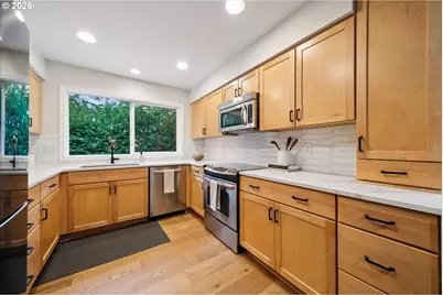 4684 SW Flower Pl, Portland, OR 97221 - Photo 15