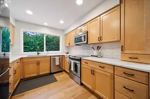 4684 SW Flower Pl, Portland, OR 97221 - Photo 15
