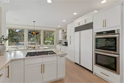 1040 SW Myrtle Dr, Portland, OR 97201 - Photo 7