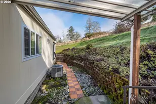 490 Knoll Terrace Dr, Canyonville, OR 97417 - Photo 35