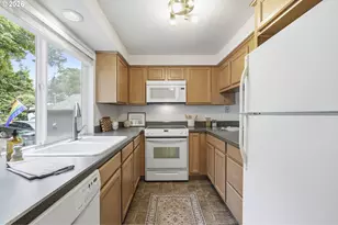 5403 SW Vacuna St, Portland, OR 97219 - Photo 11