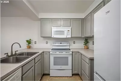 15988 SW Roth Dr, Beaverton, OR 97078 - Photo 13