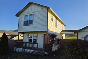 151 NE Plum Ridge Dr, Winston, OR 97496 - Photo 5