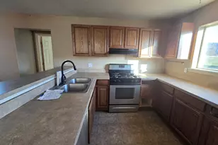 151 NE Plum Ridge Dr, Winston, OR 97496 - Photo 11