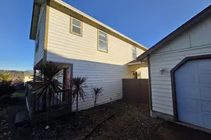 151 NE Plum Ridge Dr, Winston, OR 97496 - Photo 7