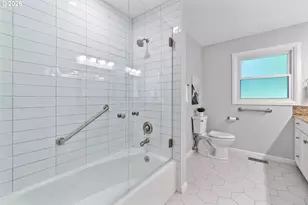 2615 SW Scenic Dr, Portland, OR 97225 - Photo 33