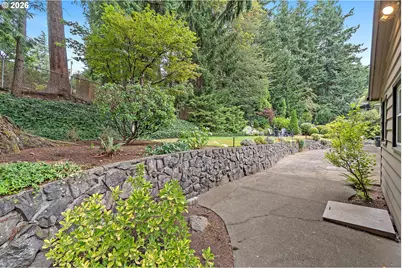 2615 SW Scenic Dr, Portland, OR 97225 - Photo 37