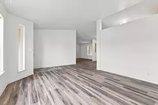 1000 S McKern Ct, Newberg, OR 97132 - Photo 7
