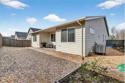 1426 NW Bagby St, Estacada, OR 97023 - Photo 17