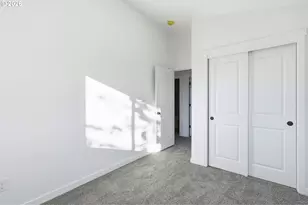 8722 SE Bybee Blvd, Portland, OR 97266 - Photo 17