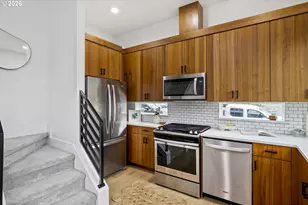 6875 N Salem Ave, Portland, OR 97203 - Photo 17
