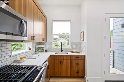 6875 N Salem Ave, Portland, OR 97203 - Photo 15