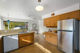 1930 SE Risley Ave, Milwaukie, OR 97267 - Photo 11