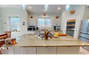 9175 7th St, Brookings, OR 97415 - Photo 11
