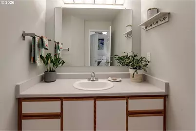 7175 SW Sagert St #102, Tualatin, OR 97062 - Photo 27